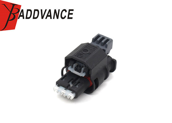 9316015-05 3 Pin Female PA66 GF35 Automotive Electrical Connector For BMW