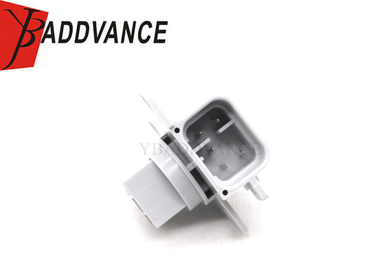 Hot Selling Automotive Grey Color 5 Pin Header Fuel Pump Male Connector